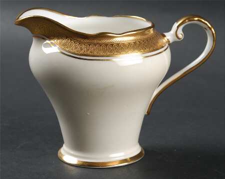 Sandringham (Scalloped) Creamer