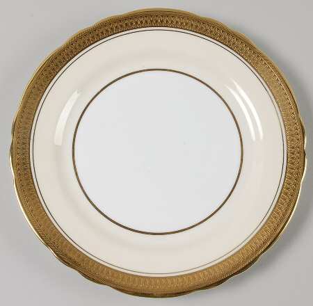 Sandringham (Scalloped) Salad Plate