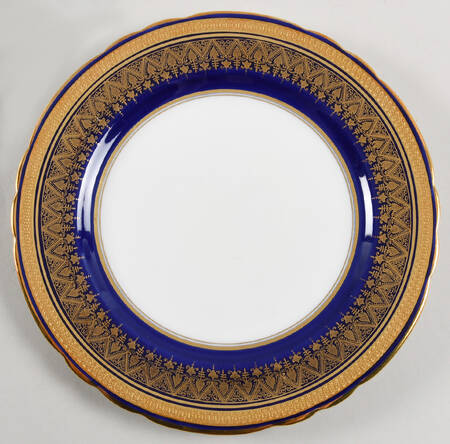 Simcoe (Scalloped) Luncheon Plate