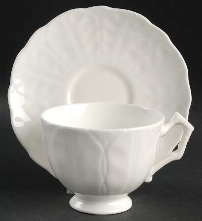 Snow Crocus Oversized Cup & Saucer Set