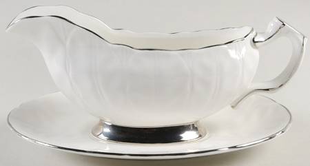 Spring Crocus Gravy Boat & Underplate by John  Aynsley & Sons