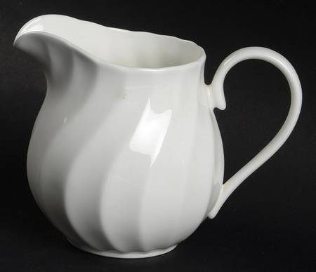 Whisper All White Creamer