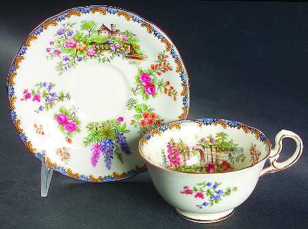 Wilton (Scalloped, Gold Trim) Footed Cup & Saucer Set