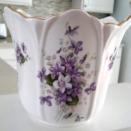 Wild Violets 8" Vase