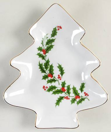 Christmas Holly (Porcelain) 8" Tree Shaped Dish