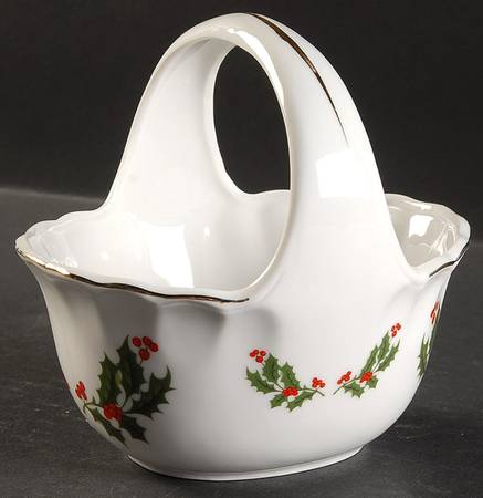 Christmas Holly (Porcelain) Small Basket