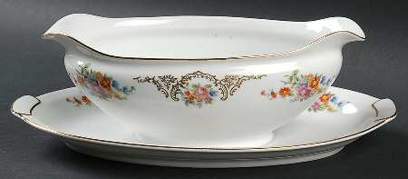AIC13 Gravy Boat with Attached Underplate