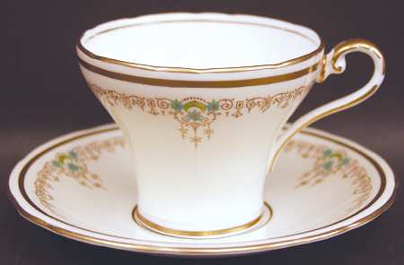 B4790 Flat Cup & Saucer Set