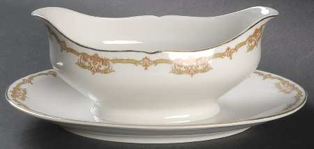AHR250 Gravy Boat with Attached Underplate