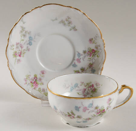 AHR256 Oversized Cup & Saucer Set
