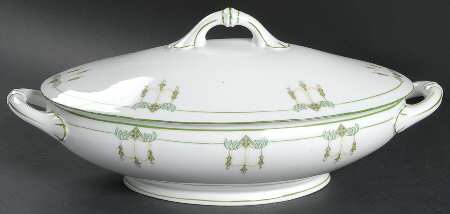 A7863 Oval Covered Vegetable
