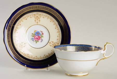 7394 Footed Cup & Saucer Set