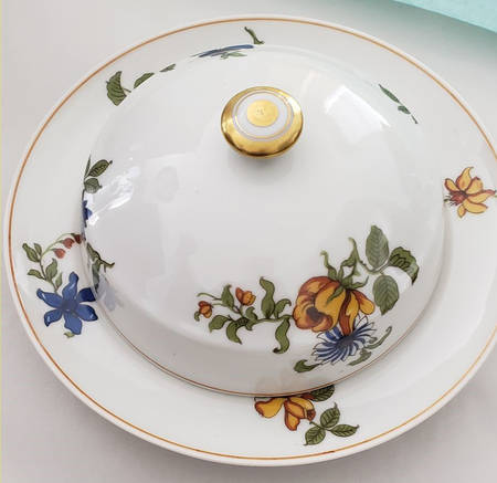 AHR268 Round Covered Butter