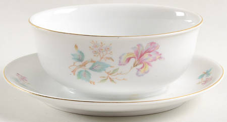 ARZ56 Gravy Boat with Attached Underplate