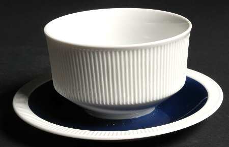 3391 Gravy Boat with Attached Underplate