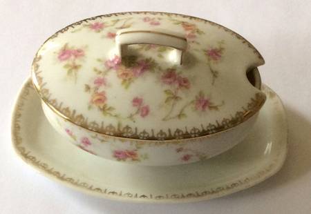 Bridal Rose (Smooth, Gold Edge) Gravy Boat w/Attached Underplate & Lid
