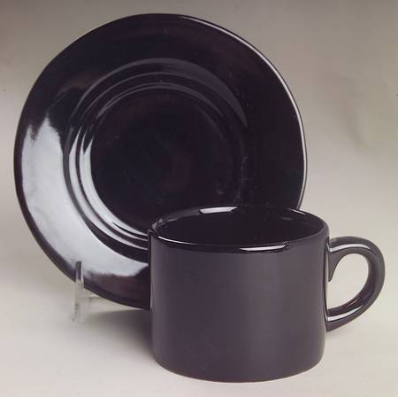 Black Flat Cup & Saucer Set by Alacarte