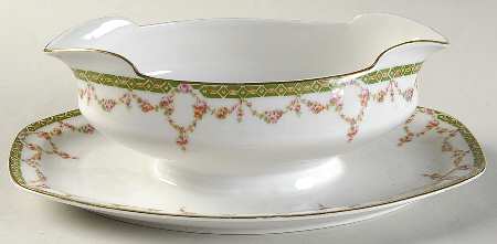 ALT156 Gravy Boat with Attached Underplate