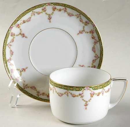 ALT156 Flat Cup & Saucer Set