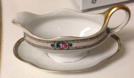 2335 Gravy Boat with Attached Underplate
