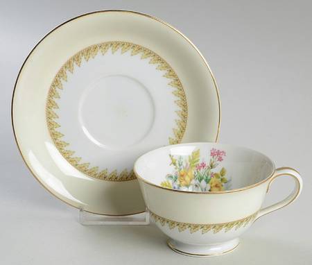 Mayfair Footed Cup & Saucer Set