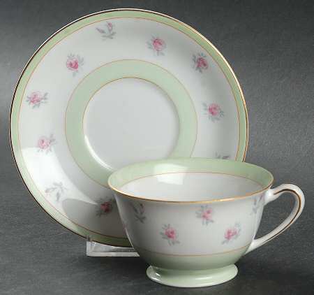 AIC19 Footed Cup & Saucer Set