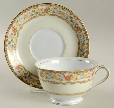 ADL10 Footed Cup & Saucer Set