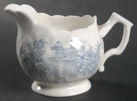 AYN55 Creamer by John  Aynsley & Sons