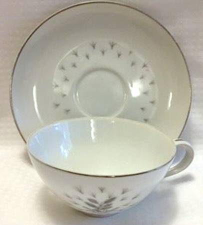 Roberta Flat Cup & Saucer Set