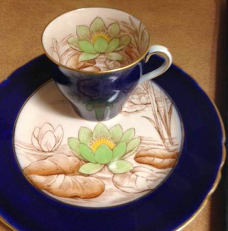 B5239 Flat Cup & Saucer Set