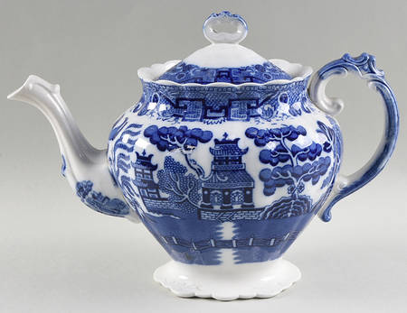 Willow Blue (Scalloped) Teapot & Lid
