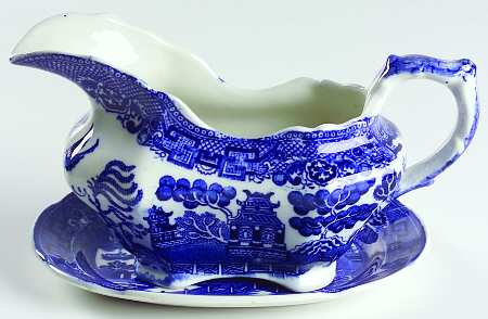 Willow Blue (Scalloped) Gravy Boat & Underplate/Relish