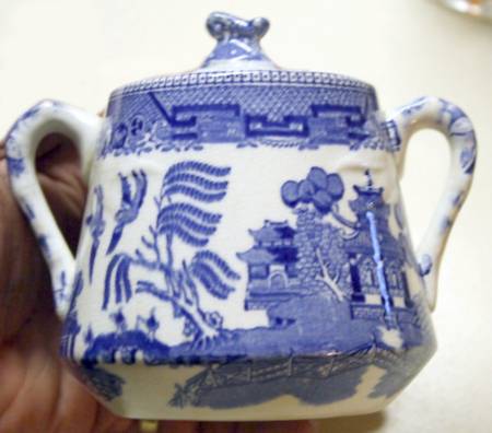 Willow Blue (Scalloped) Sugar Bowl & Lid