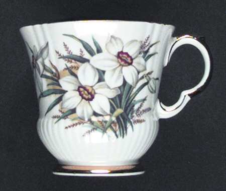 H1539 Footed Cup
