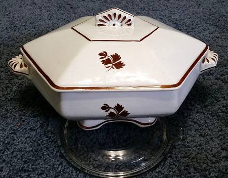 Tea Leaf (Smooth, Not Embossed Rim) Octagonal Covered Vegetable