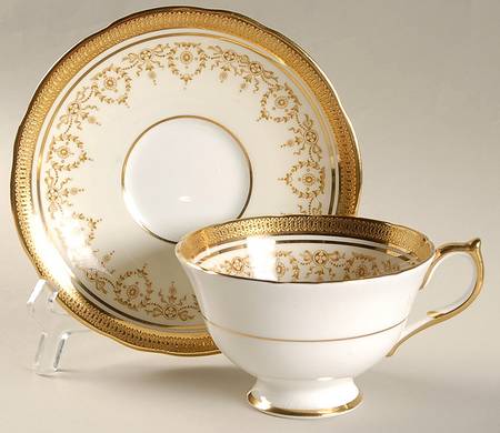 Footed Cup & Saucer Set
