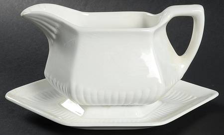 Empress Gravy Boat with Attached Underplate