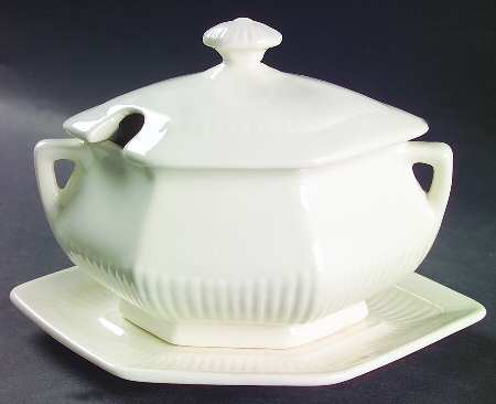 Empress Sauce Boat & Lid with Underplate