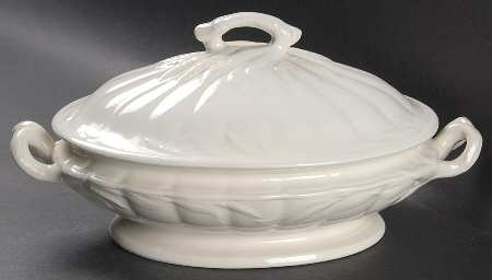 Ceres White Oval Covered Vegetable