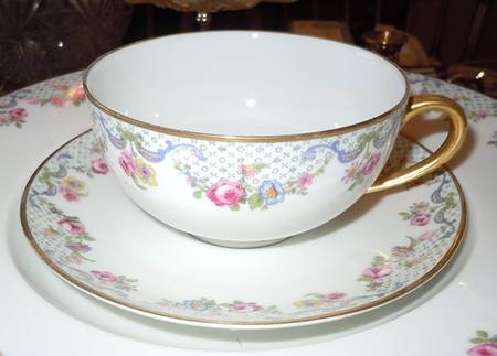 AHR389 Flat Cup & Saucer Set