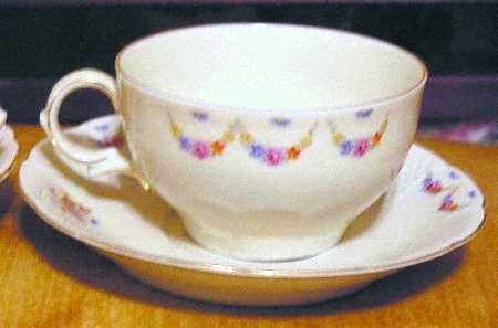 ARZ83 Flat Cup & Saucer Set