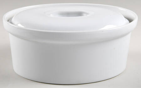 Classic Whiteware Oval Baker with Lid