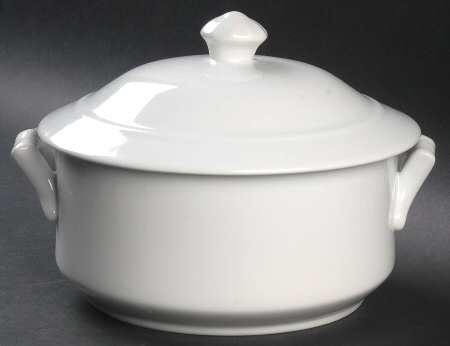Classic Whiteware 2 Qt Round Covered Casserole