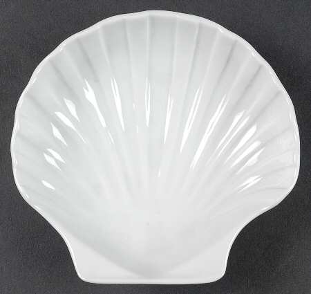 Classic Whiteware Shell Shaped Dish