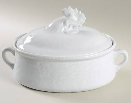 Classic Whiteware 4 Qt Oval Covered Casserole