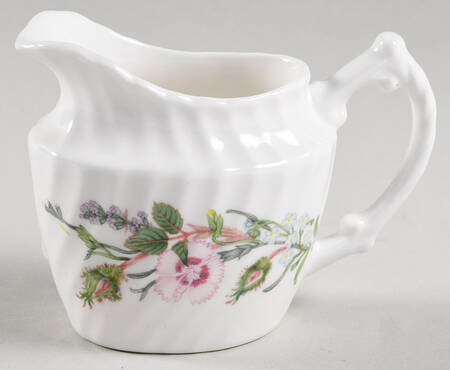 Tudor Sprays Creamer