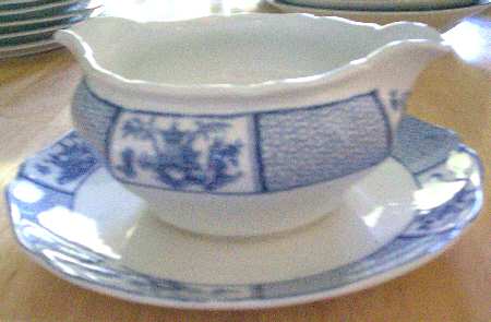 Pavilion Gravy Boat & Underplate