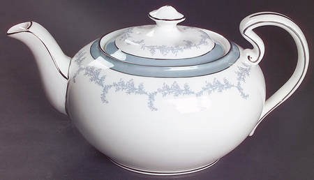 Kenmore (Smooth) Teapot & Lid by John  Aynsley & Sons