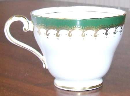 Laurette Green (Scalloped) Footed Cup