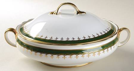 Laurette Green (Scalloped) Round Covered Vegetable